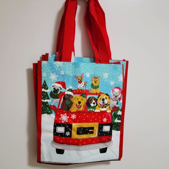 TJ Maxx 4 Reusable Bags NWT - Picture 1 of 3